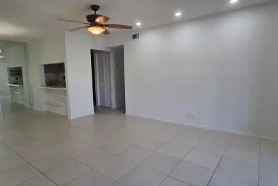 618 Sea Pine Way #B2, West Palm Beach: photo 1 of 17