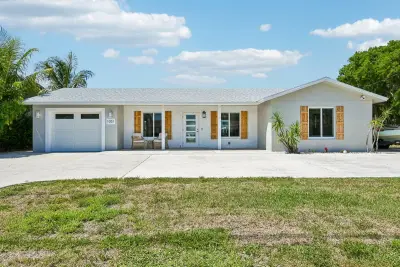 1051 SW 25th Ave, Boynton Beach: photo 1 of 50