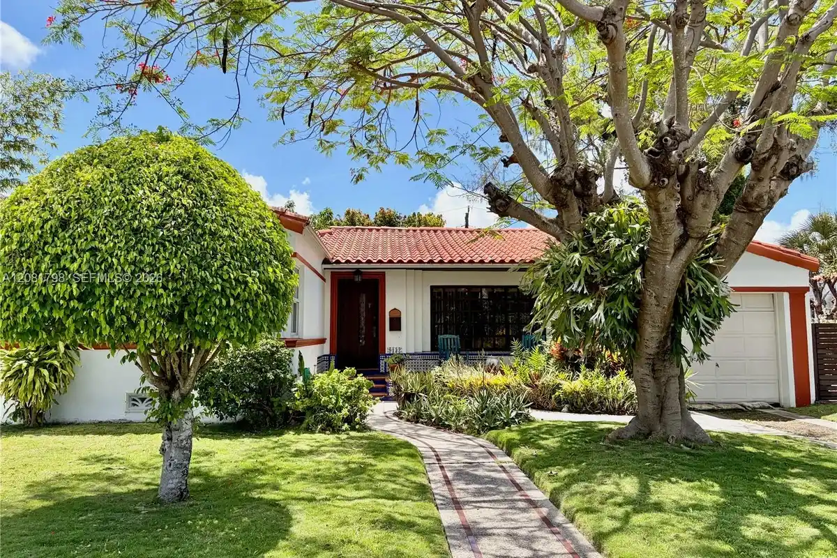 9132 Byron Ave, Surfside: photo 1 of 21