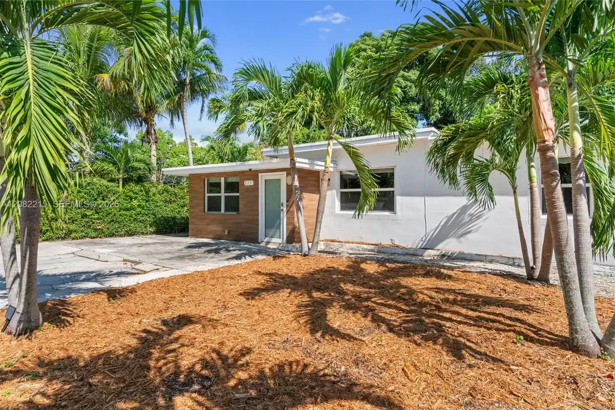 175 NW 121st St, North Miami: photo 1 of 55