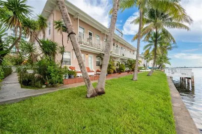 7909 East Dr #109, North Bay Village: photo 1 of 4