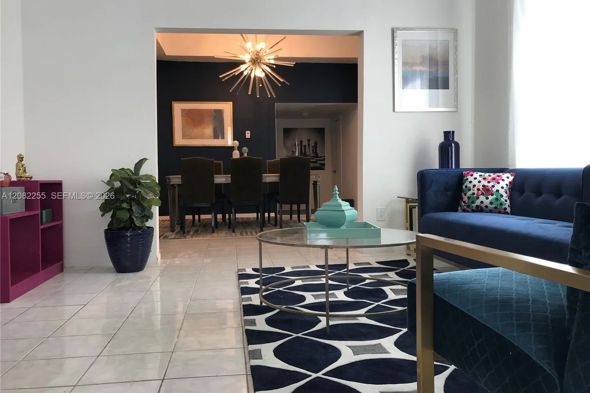 5145 NW 5th Ave, Miami: photo 1 of 12