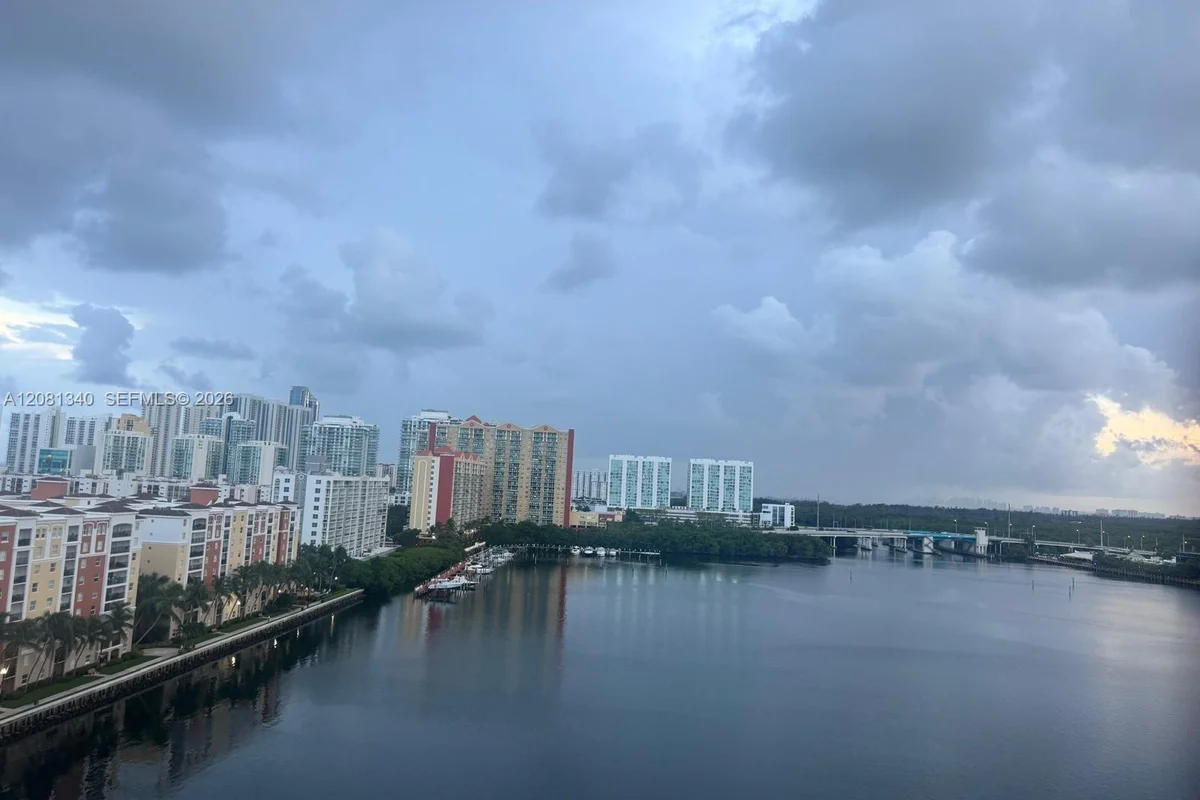 250 174th St #1420, Sunny Isles Beach: photo 1 of 32