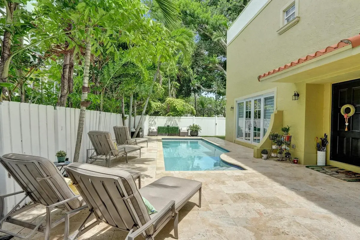 1411 NE 7th St, Fort Lauderdale: photo 1 of 69