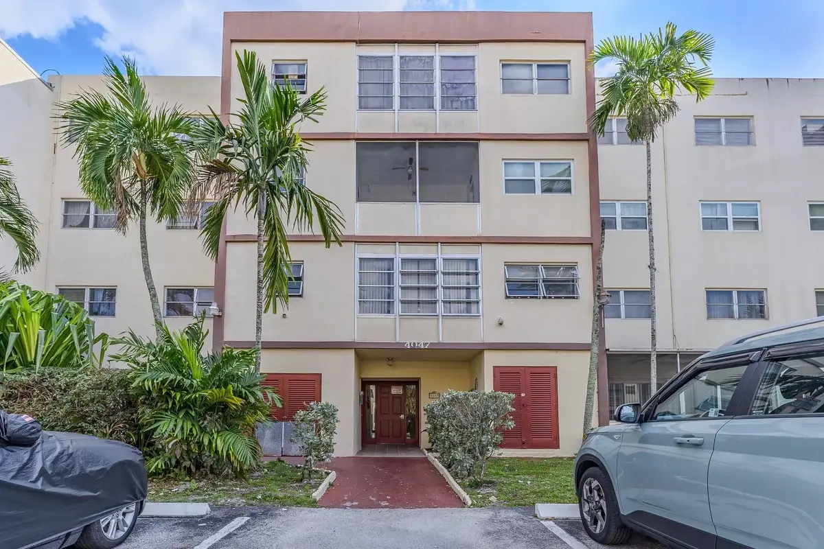 4047 NW 16th St #307, Lauderhill: photo 1 of 18