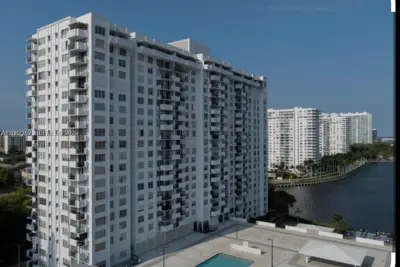 2750 NE 183rd St #601, Aventura: photo 1 of 3