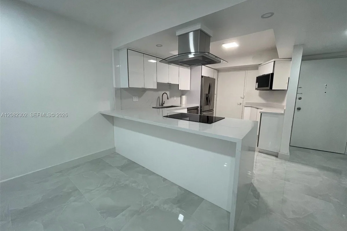 1351 NE Miami Gardens Dr #1202E, Miami: photo 1 of 15