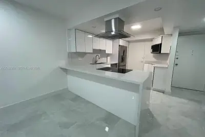 1351 NE Miami Gardens Dr #1202E, Miami: photo 1 of 15