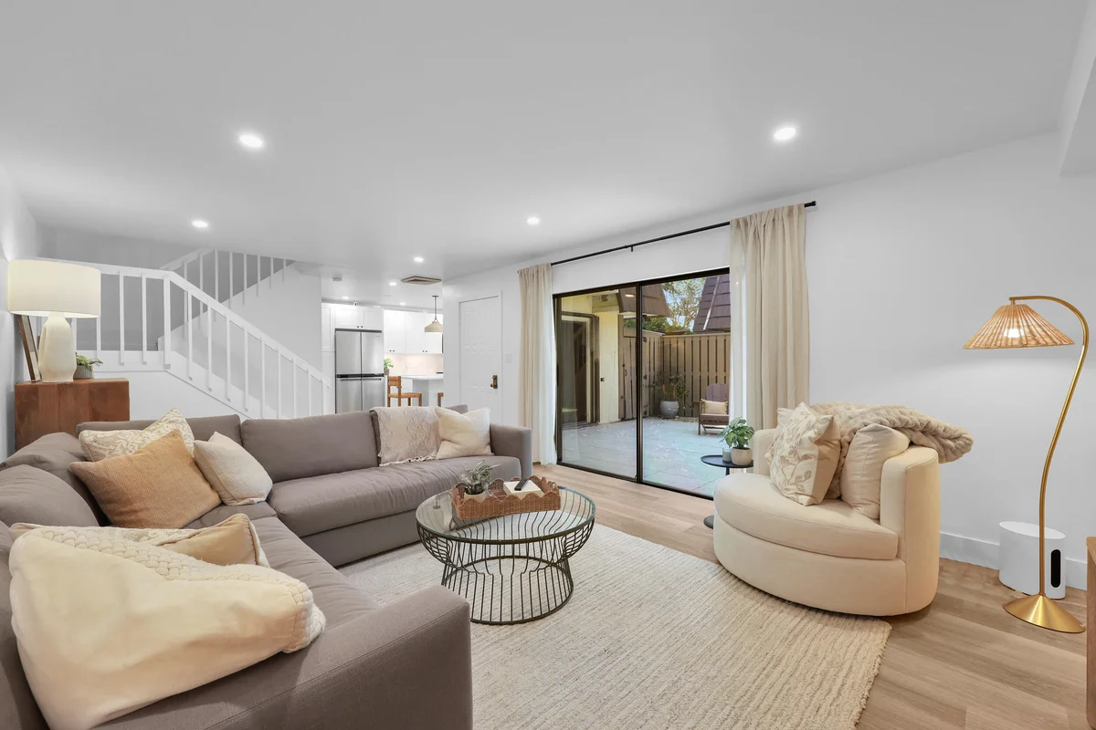 623 6th Ct, Palm Beach Gardens: photo 1 of 20