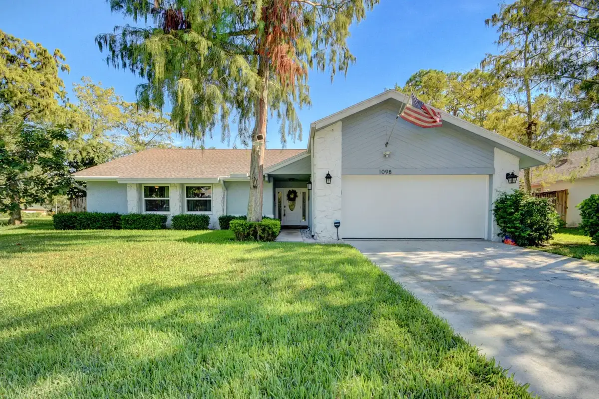 1098 Primrose Ln, Wellington: photo 1 of 12