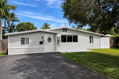 5920 NE 1st Ter, Fort Lauderdale: photo 1 of 30