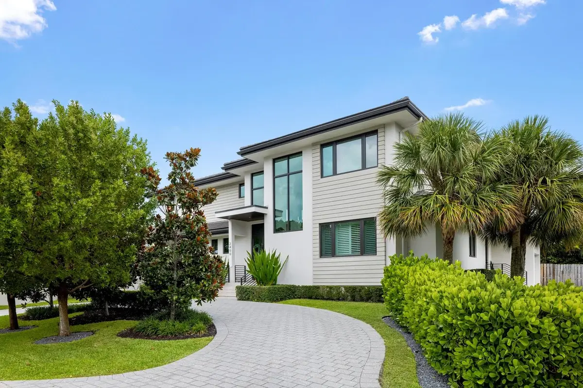 2400 NE 27th Ave, Fort Lauderdale: photo 1 of 46