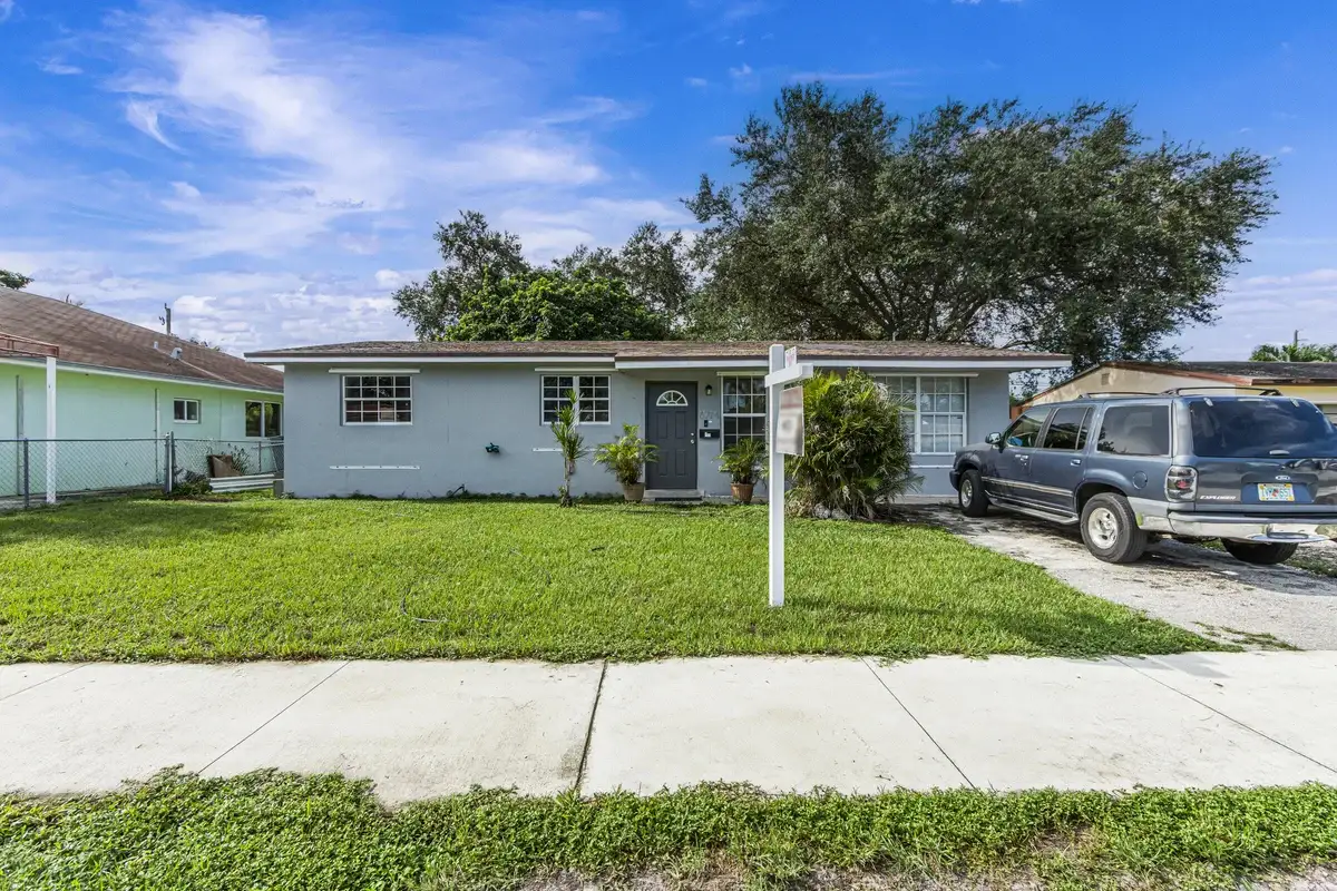 6714 Atlanta St, Hollywood: photo 1 of 26