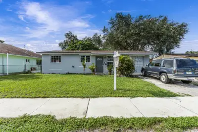 6714 Atlanta St, Hollywood: photo 1 of 26