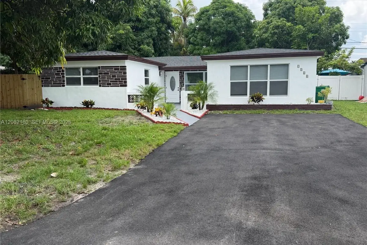 7320 Shalimar St, Miramar: photo 1 of 26