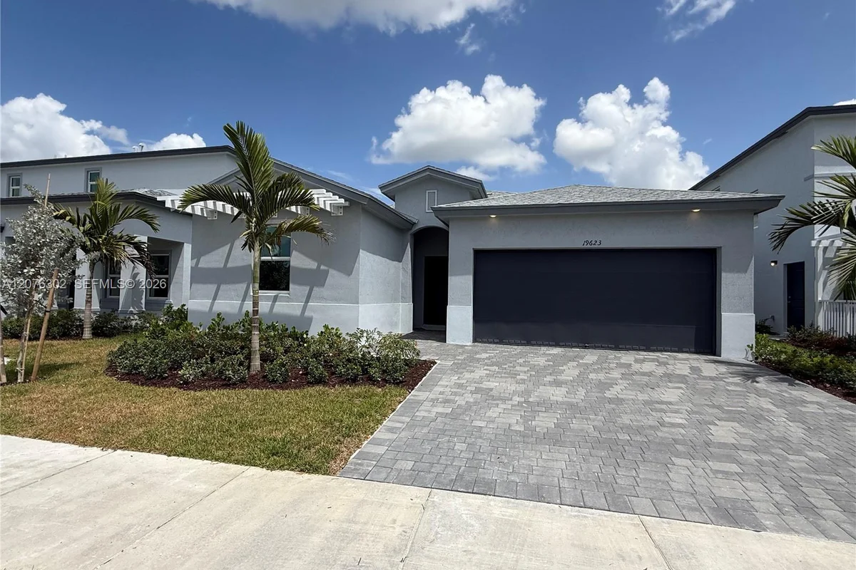 19623 SW 337th Ter, Homestead: photo 1 of 38