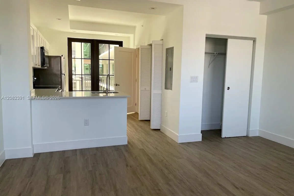 4100 SW 64th Ave #204, Davie: photo 1 of 13