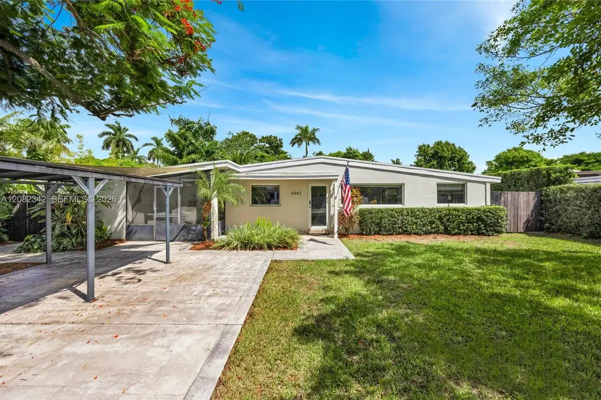 6843 SW 53rd St, Miami: photo 1 of 33