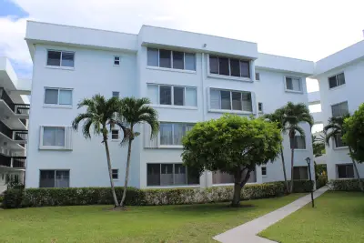 6698 10th Ave N #218, Lake Worth: photo 1 of 14