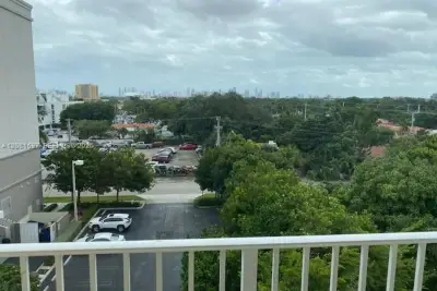 115 SW 42nd Ave #504, Miami: photo 1 of 8