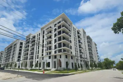 1155 NE 126th St #748, North Miami: photo 1 of 15