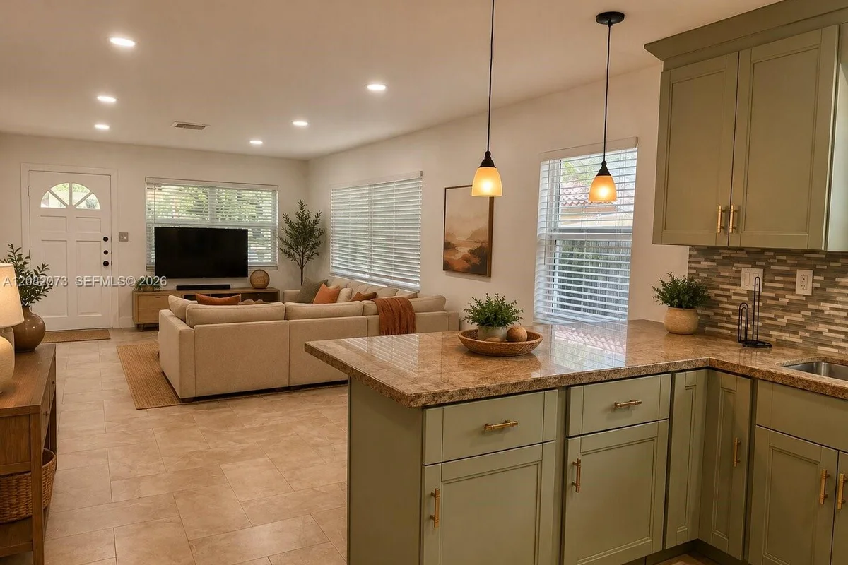 1538 Jefferson St, Hollywood: photo 1 of 12