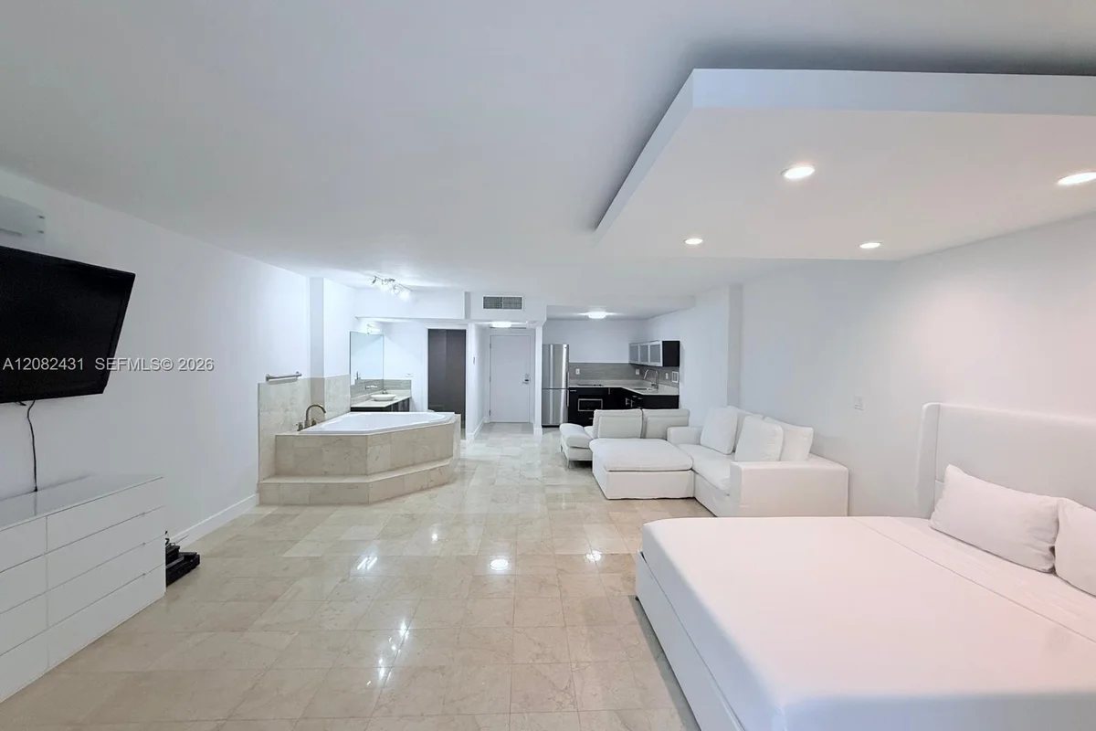 2301 Collins Ave #621, Miami Beach: photo 1 of 26