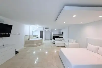 2301 Collins Ave #621, Miami Beach: photo 1 of 26