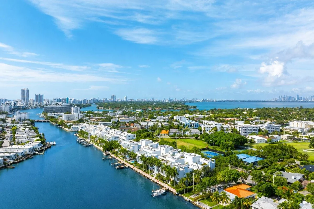 179 N Shore Dr #6, Miami Beach: photo 1 of 47