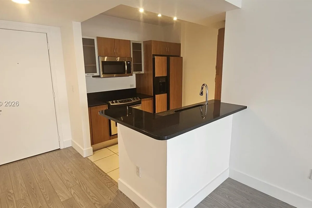 2775 NE 187th St #424, Aventura: photo 1 of 16