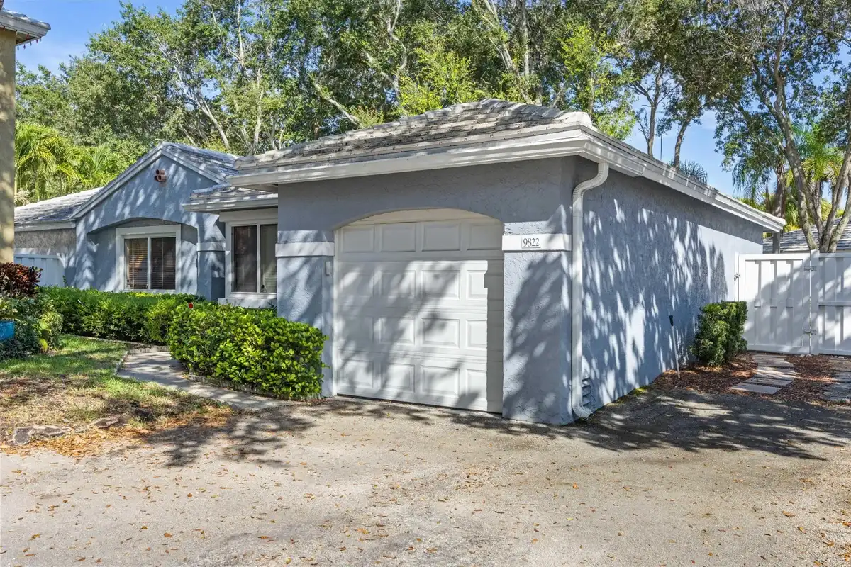 9822 NW 2nd Ct, Plantation: photo 1 of 36