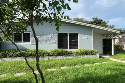 6241 SW 38th Ct, Davie: photo 1 of 8