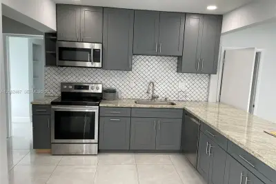 8640 SW 125th Ter, Miami: photo 1 of 15