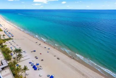 3000 Riomar St #703, Fort Lauderdale: photo 1 of 24