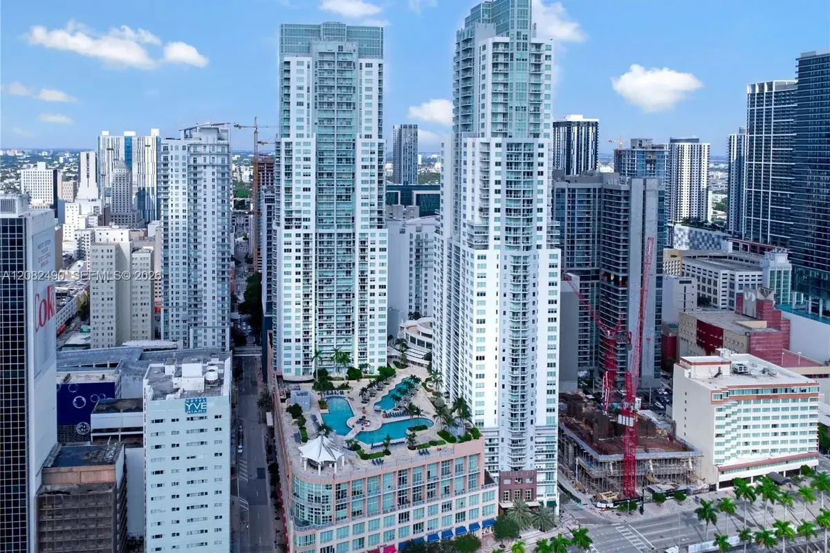 253 NE 2nd St #314, Miami: photo 1 of 40