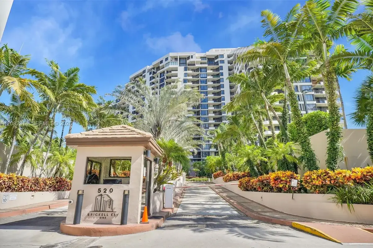 520 Brickell Key Dr #A1007, Miami: photo 1 of 39