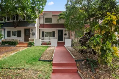 1710 NE 142nd St, North Miami: photo 1 of 25