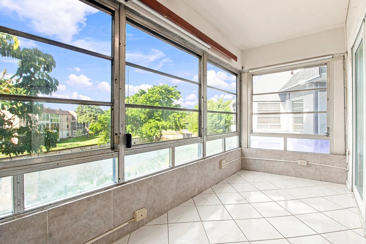 8321 Sands Point Blvd #D305, Tamarac: photo 1 of 30