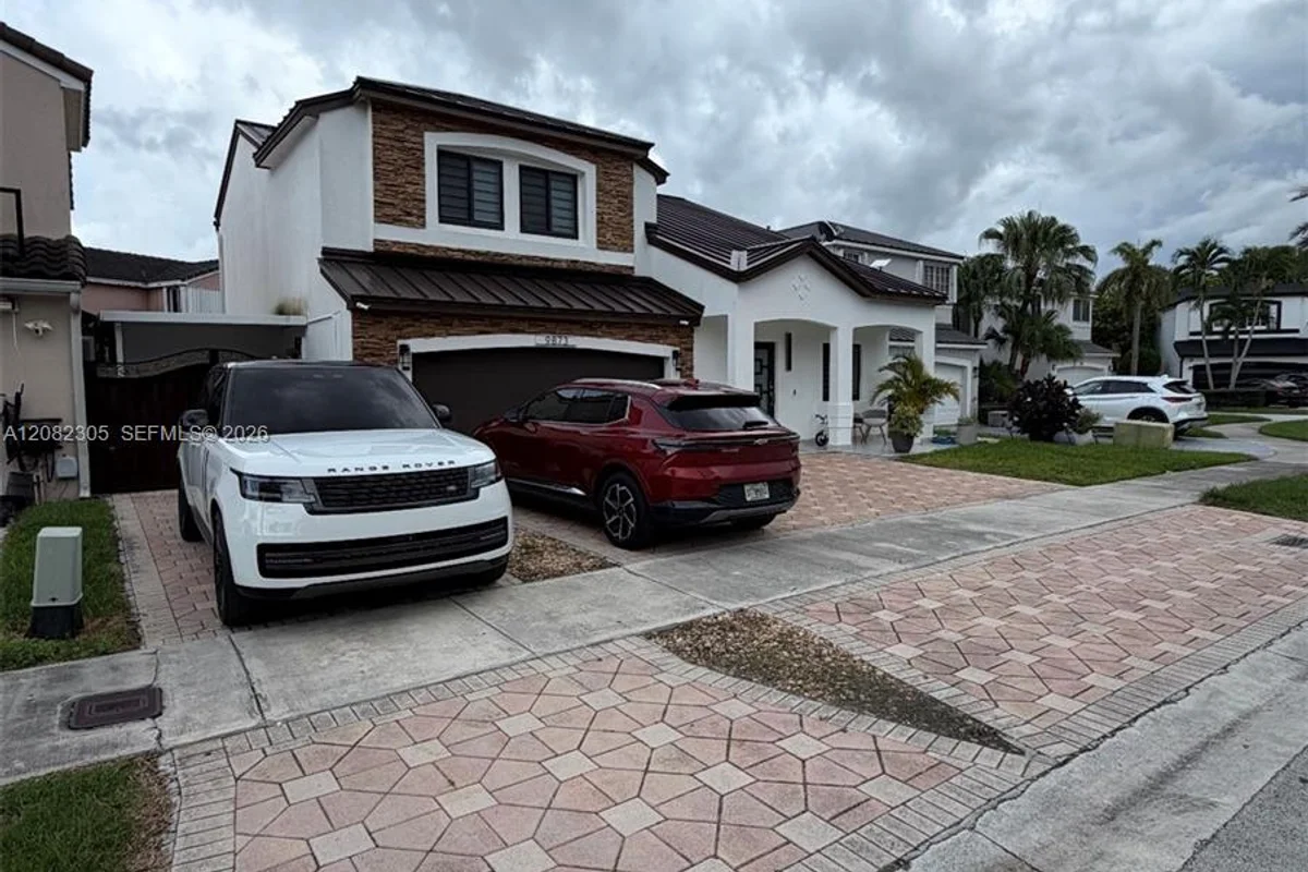 9873 SW 154th Ct, Miami: photo 1 of 31