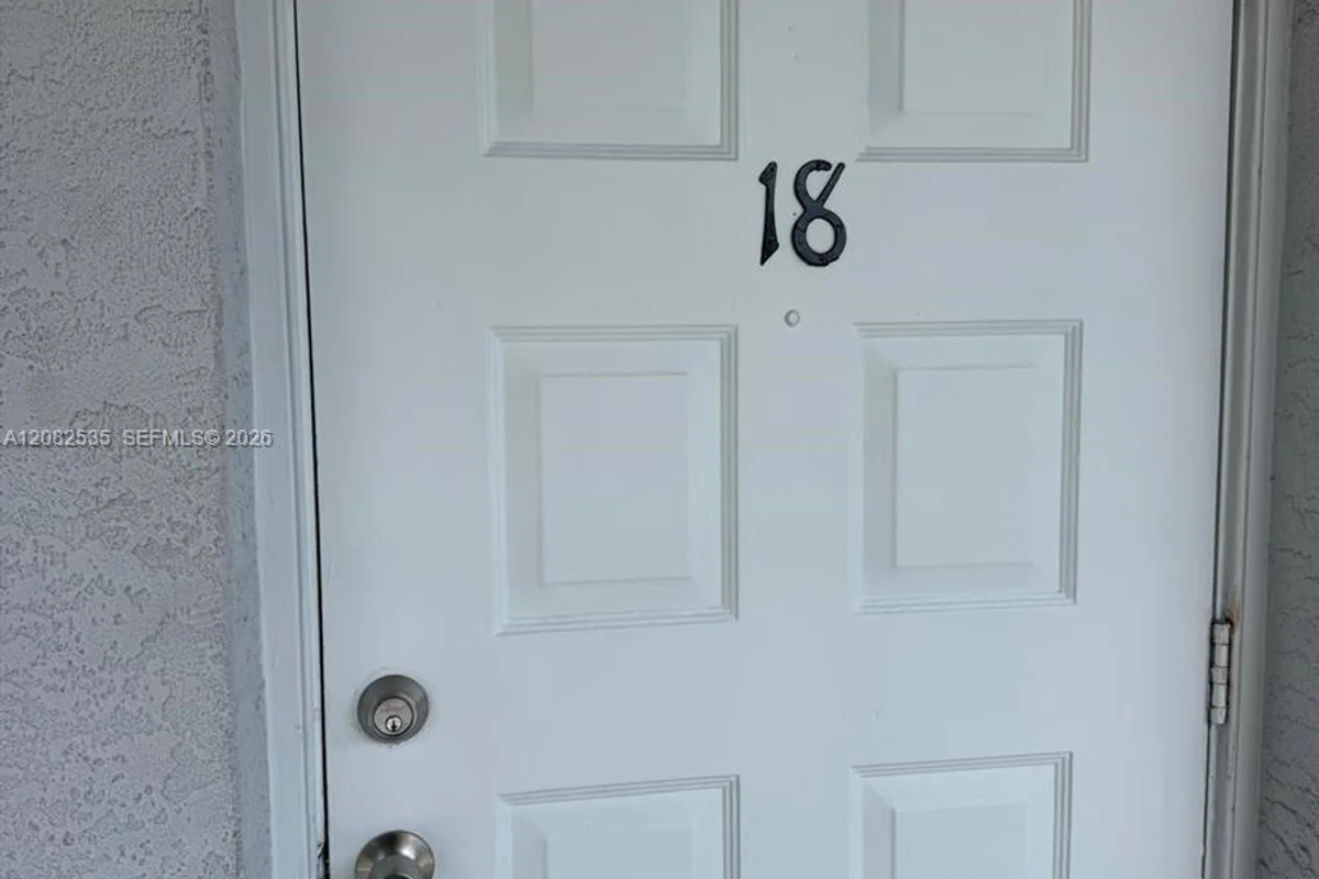 2401 Van Buren St #18, Hollywood: photo 1 of 11