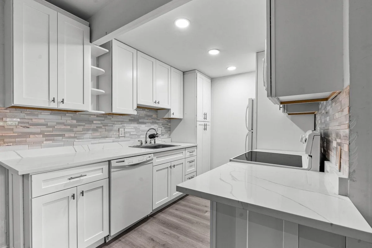 1038 Cambridge B, Deerfield Beach: photo 1 of 18