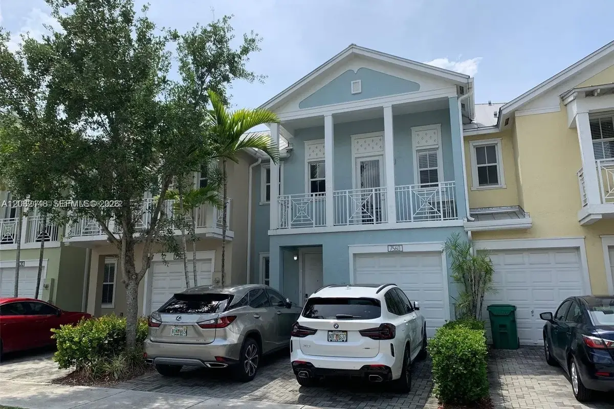 7560 NW 116th Ave, Doral: photo 1 of 34