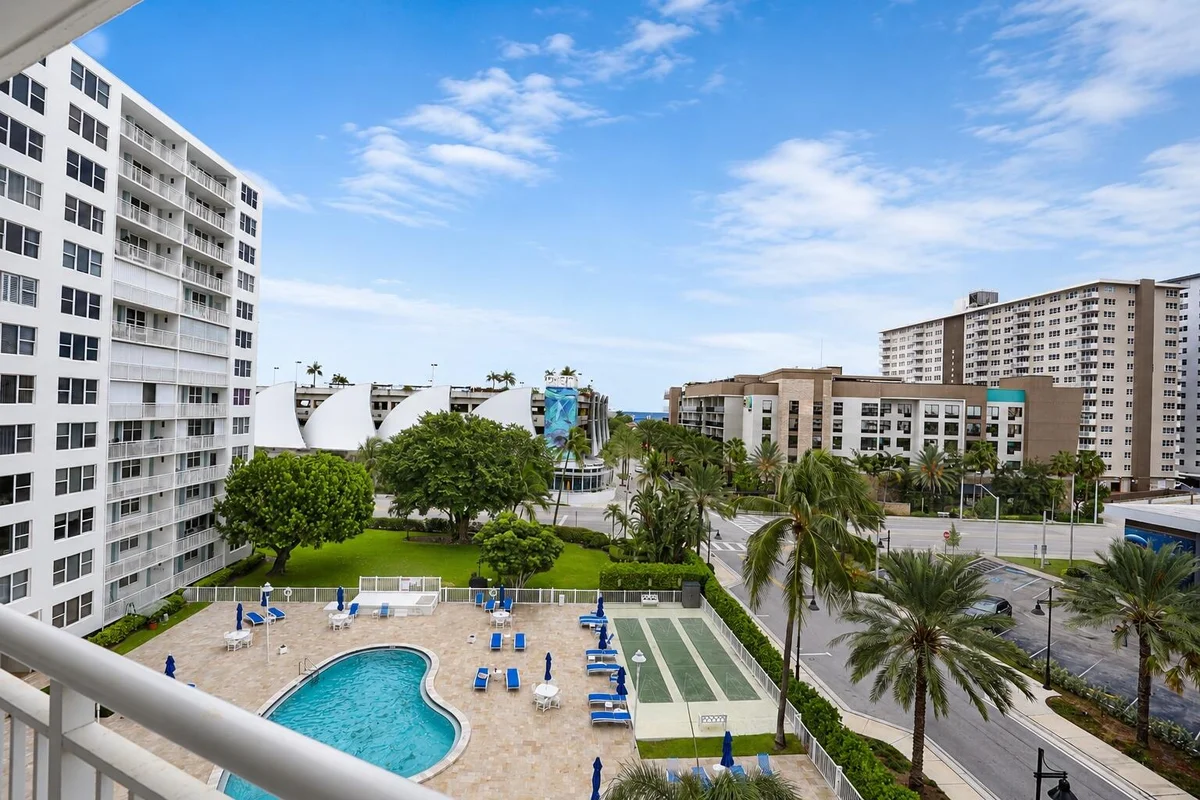 201 N Ocean Blvd #608, Pompano Beach: photo 1 of 25