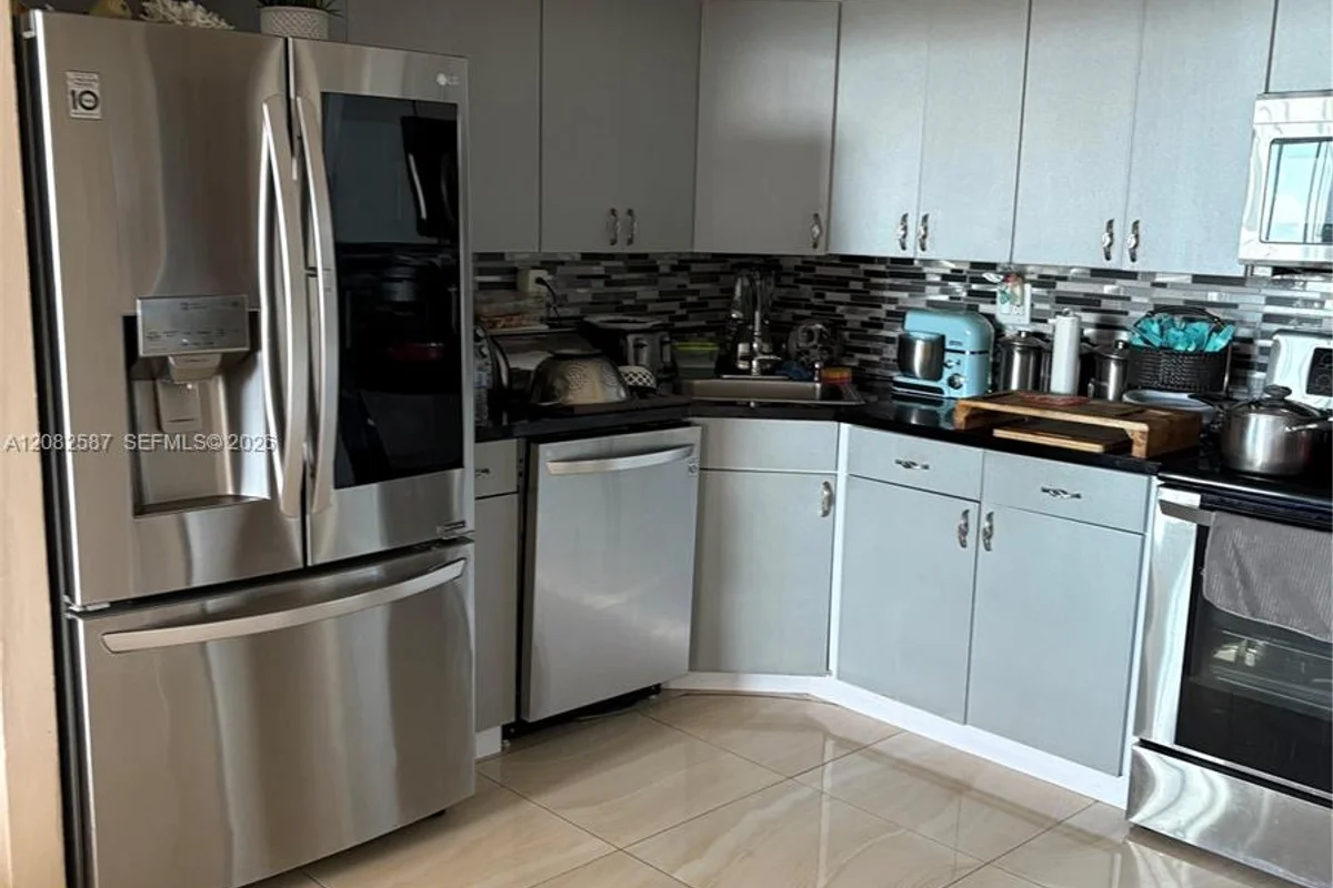 2150 Sans Souci Blvd #B1605, North Miami: photo 1 of 9