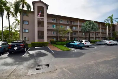 1650 SW 124th Ter #102D, Pembroke Pines: photo 1 of 47