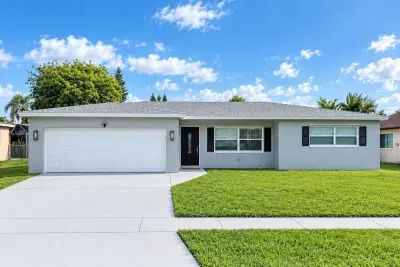 11184 Median St, Boca Raton: photo 1 of 16