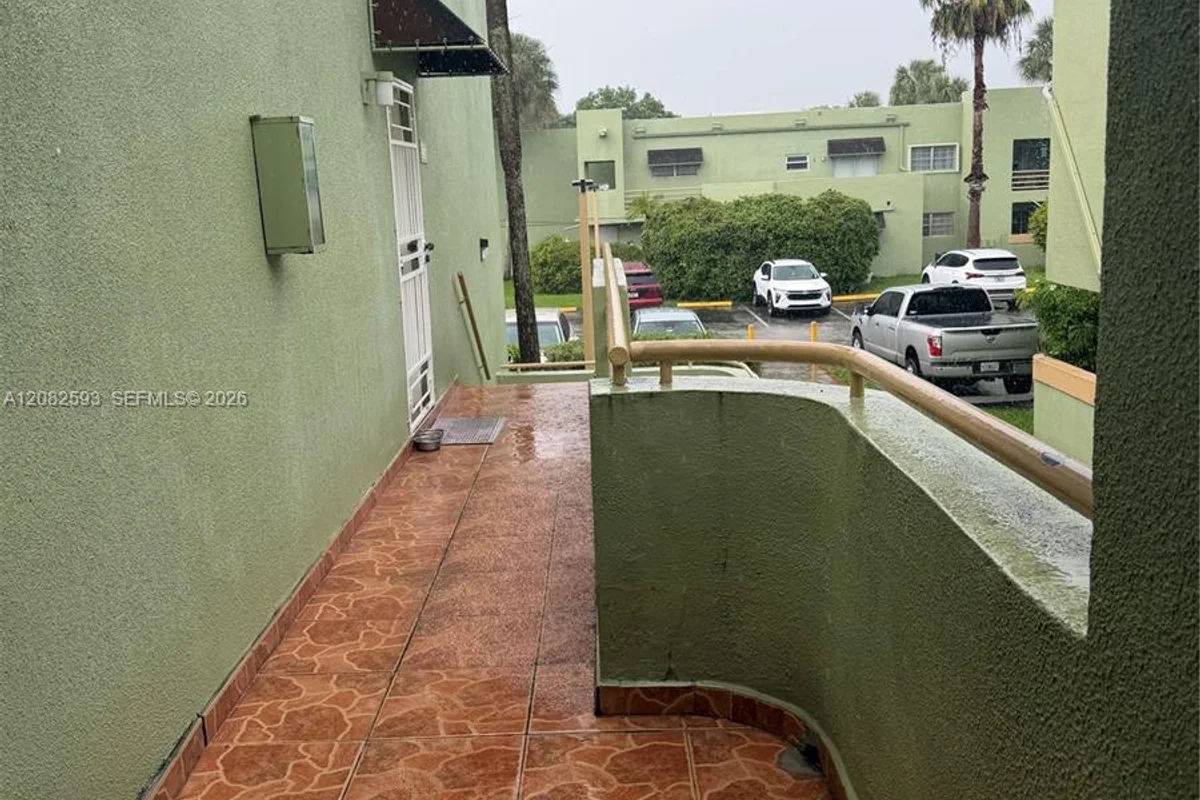11091 NW 7th St #202-16, Doral: photo 1 of 16