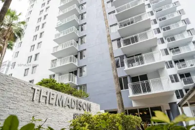 800 N Miami Ave #E1602, Miami: photo 1 of 17