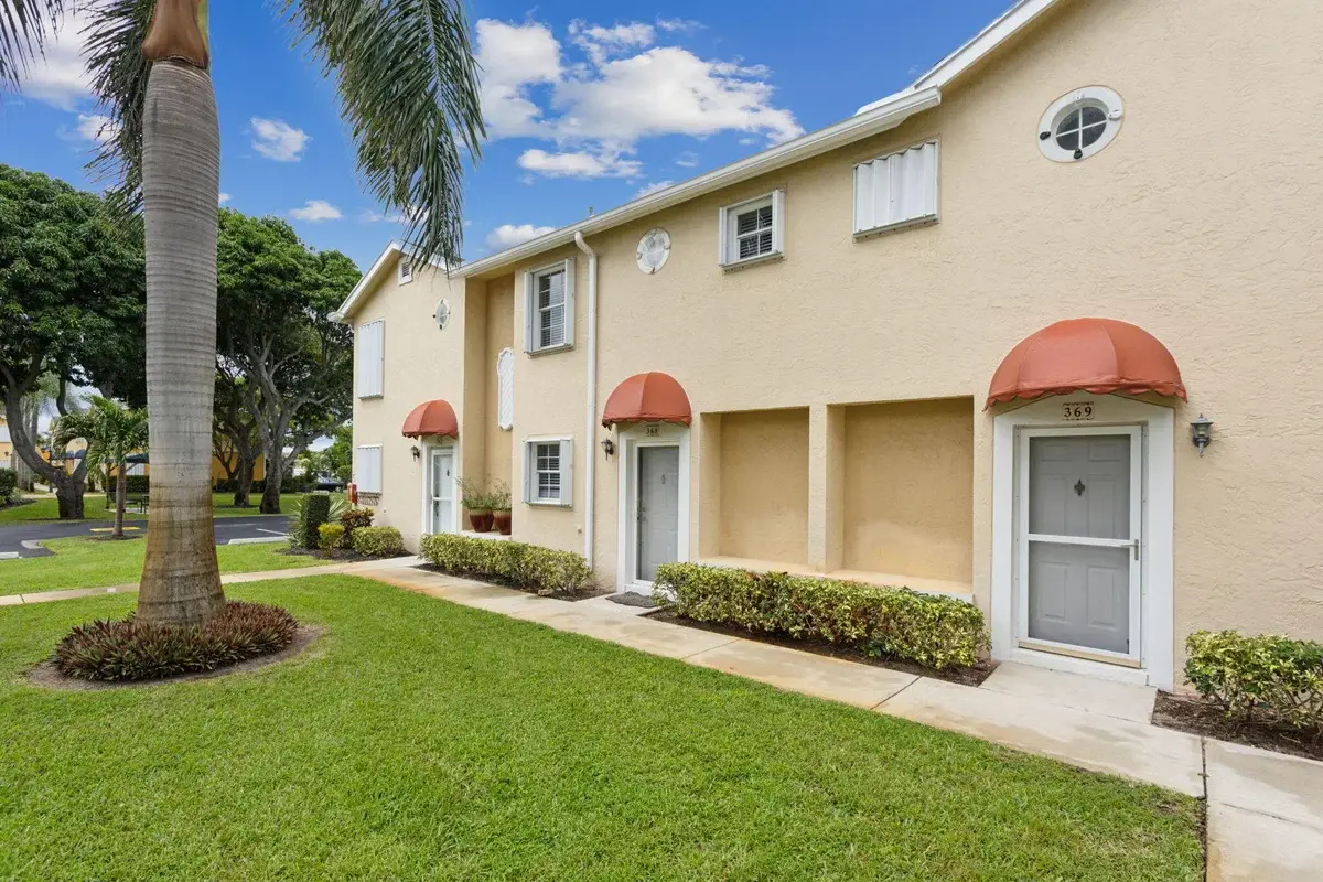 368 Waterside Dr, Hypoluxo: photo 1 of 24