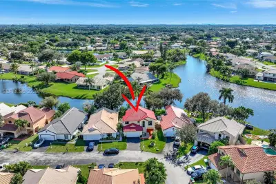 6320 Plymouth Ln, Davie: photo 1 of 56